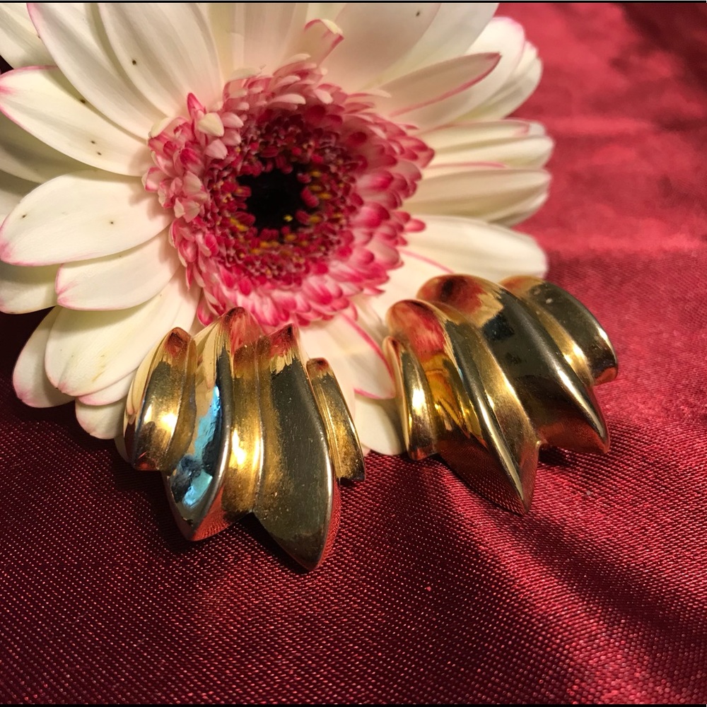 🔆 Givenchy golden clip-on earrings